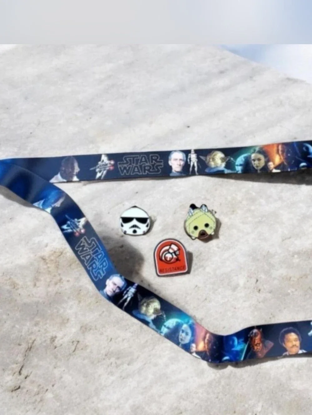 Disney Star Wars Lanyard & 3 Pin Bundle